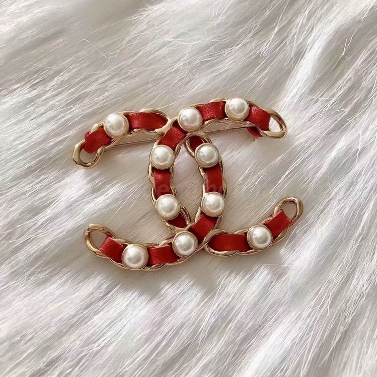 Chanel Brooch 410